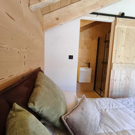 Armande, Exceptional Views, High Standing - Forest Chalet *